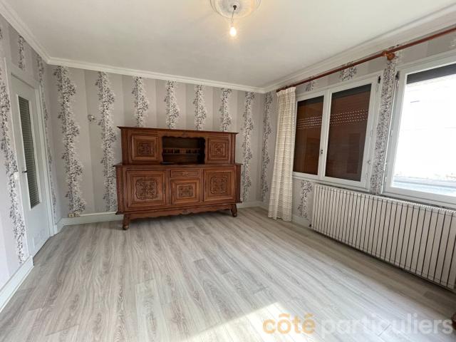 Maison T 5 à Lignières avec cour et garage 125m² Lignières