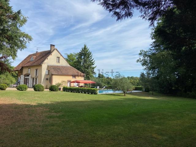 Maison, Toucy
