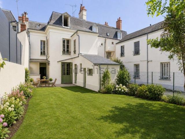 Maison, Tours
