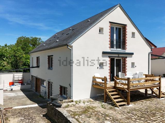 Maison, Toury