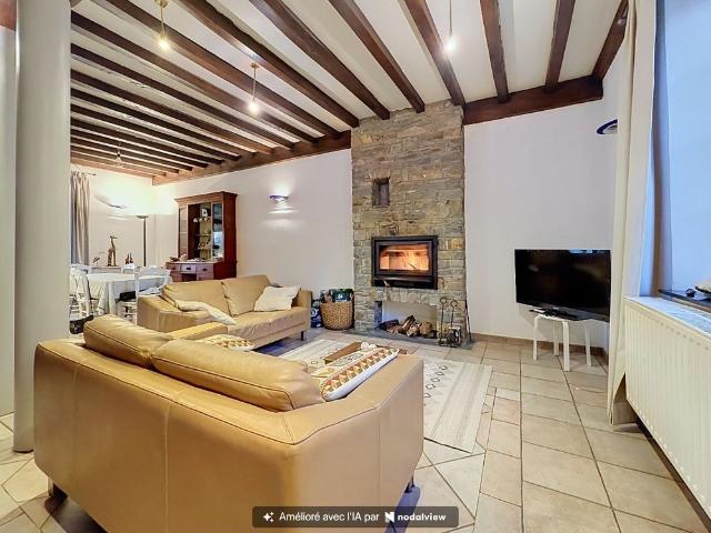 Maison tout confort, 2 chambres, bureau, jardin à Melreux