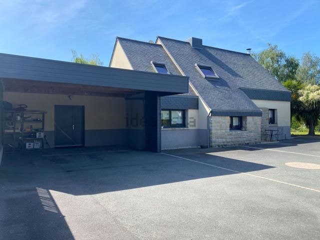 Maison, Taden