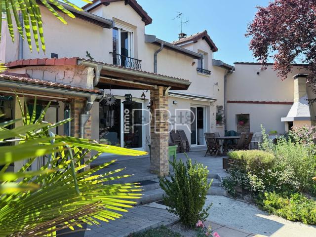 Maison, Taissy