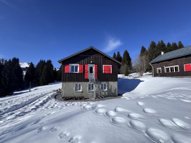 Maison, Taninges