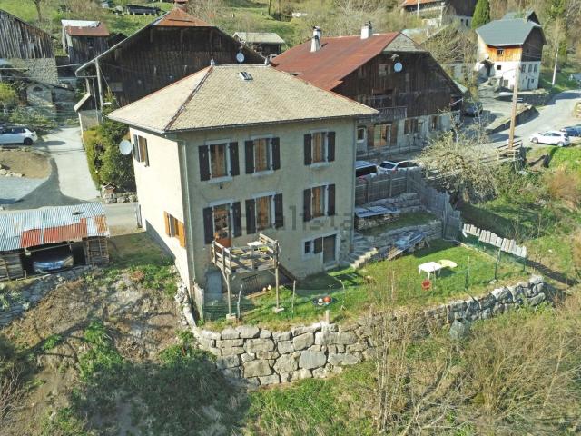 Maison, Taninges