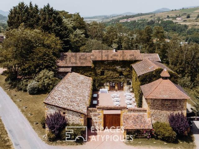 Maison, Ternand