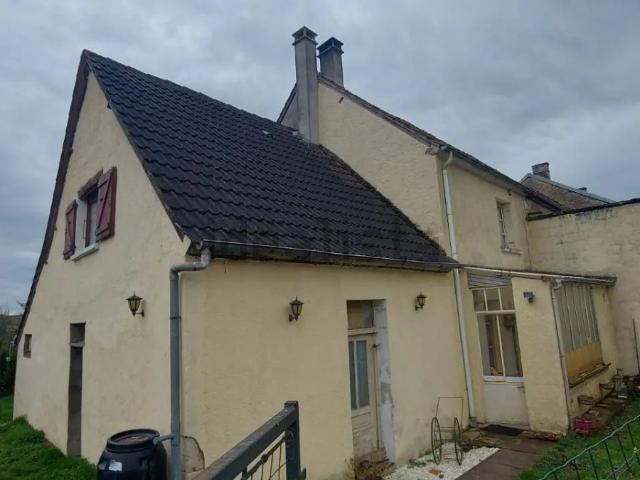 Maison, Thury