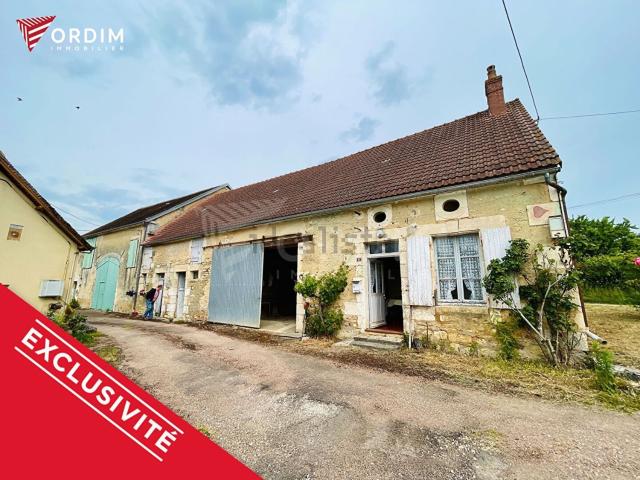 Maison, Thury