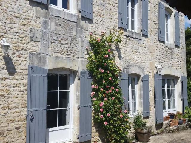 Maison, Thairé