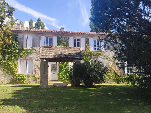 Maison, Thairé