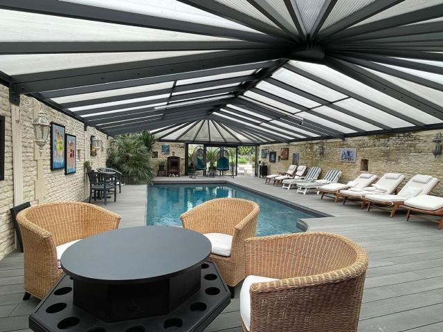 Maison, Thaon