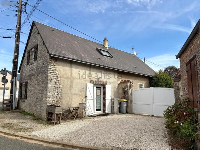 Maison, Theuville