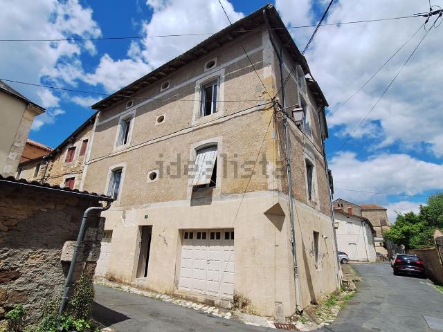 Maison, Thiviers