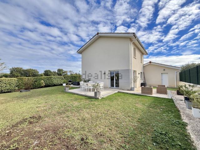 Maison, Saint Romain de Jalionas