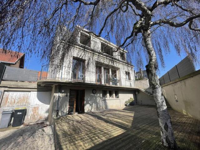 MAISON TRADITIONNELLE 169 M² Proche centre ville