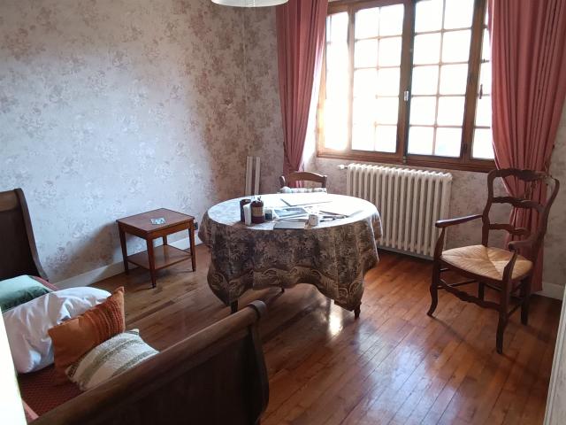 Maison traditionnelle 190 m2 avec grand terrain divisible de. 190m² Prayssac