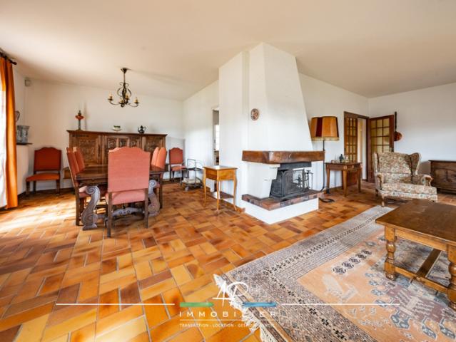 Maison traditionnelle 5 chambres 21490 BRETIGNY