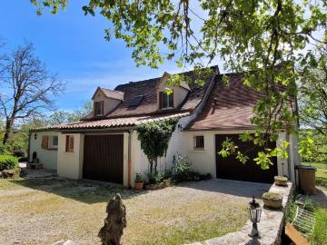 Maison traditionnelle avec garage sur terrain arboré d'1 ha. 136m² Flaujac Poujols