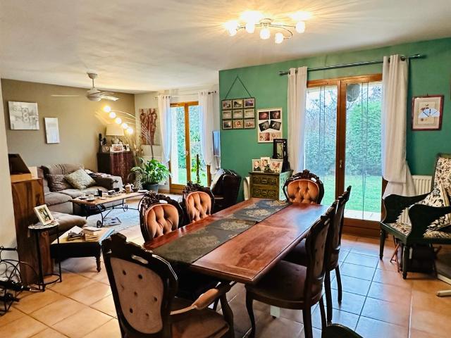 Maison traditionnelle de 123 m2 avec garage sur un terrain d. 126m² Fontenilles