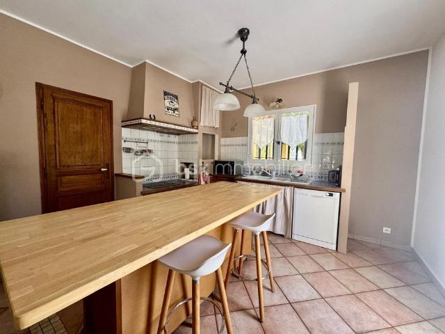 Maison traditionnelle de 137 m² à Grans