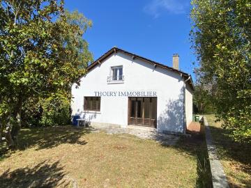 Maison traditionnelle de 5 pièces principales sur 1500 m2 de