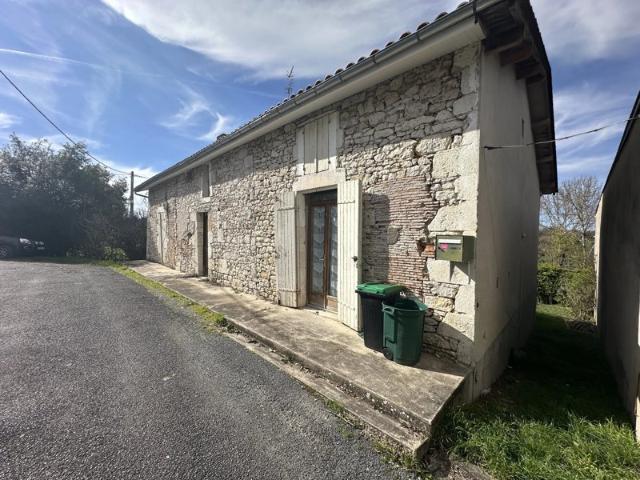 MAISON TRADITIONNELLE DE BOURG