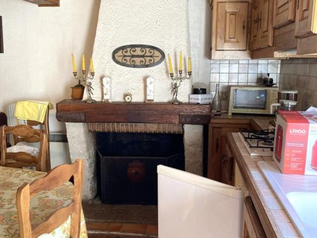 Maison traditionnelle en pierres à RENOVER 5 pièces 11