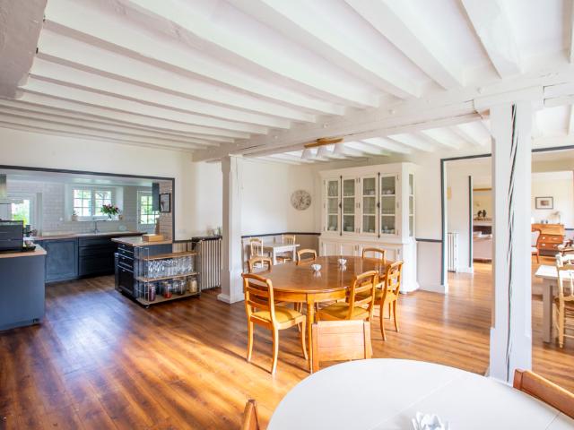 Maison Traditionnelle et dépendances à Pressagny L'Orgueilleux 27510 16 pièces 11 Chambres 392 m2