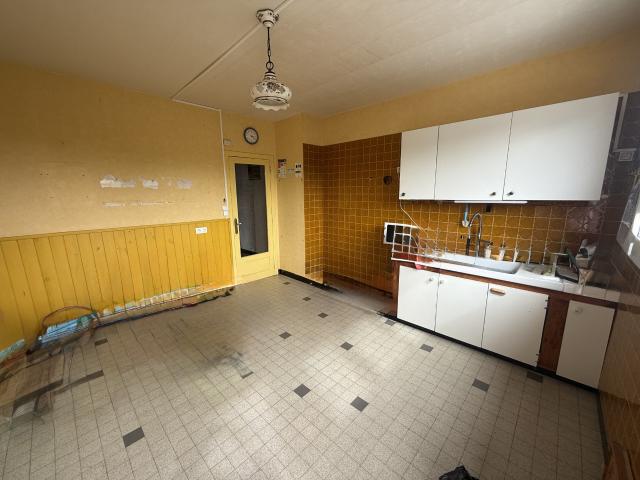 Maison traditionnelle T6 sur sous sol total 600 m2 de terrain