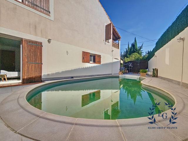 Maison traditionnelle Type 4 + Type 2 avec piscine