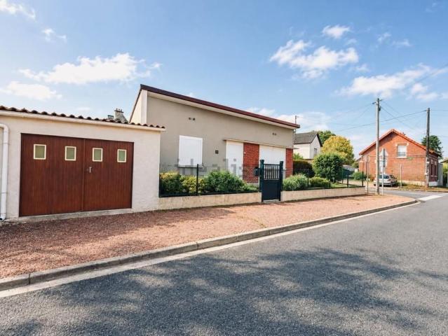 Maison, Travecy