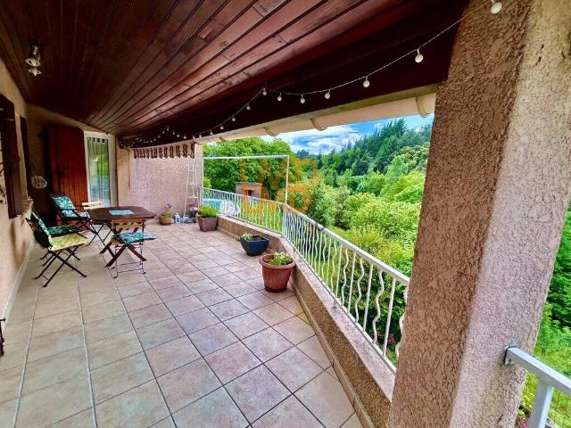 Maison Traversante, R+1, Terrasse, Jardin, Piscine, Calme, Lumin