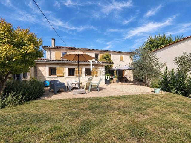 Maison, Triac Lautrait