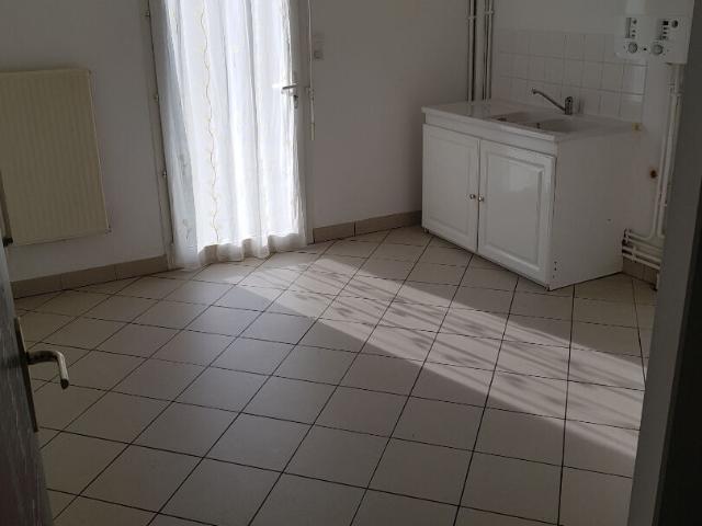 Maison, trois chambres, garage, jardin commun, Bruay la buissiere