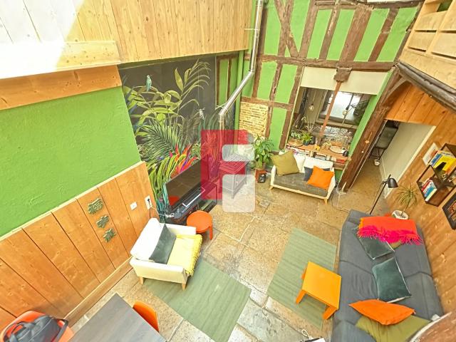 Maison troyenne 180 m2 au sol 3 niveaux, fort potentiel et charme ancien