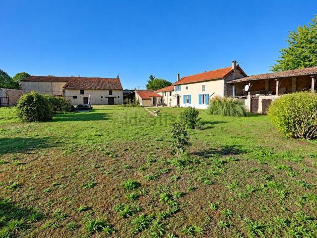Maison, Tusson