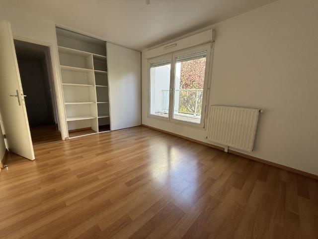 MAISON type 6 de 137m2 – jardin – garage double – proche du centre ville – disponible de suite