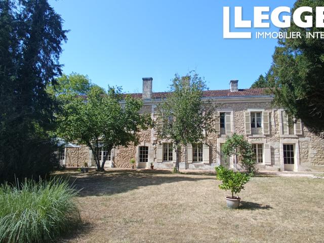 Maison type longère rénovée proche Périgueux avec jardin