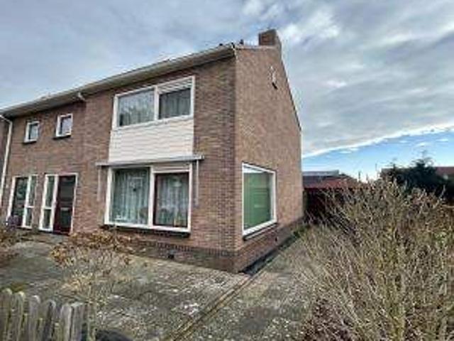 Maison Unifamiliale de 3 Chambres à Coucher à Bovenkarspel Sint Martinusstraat 11