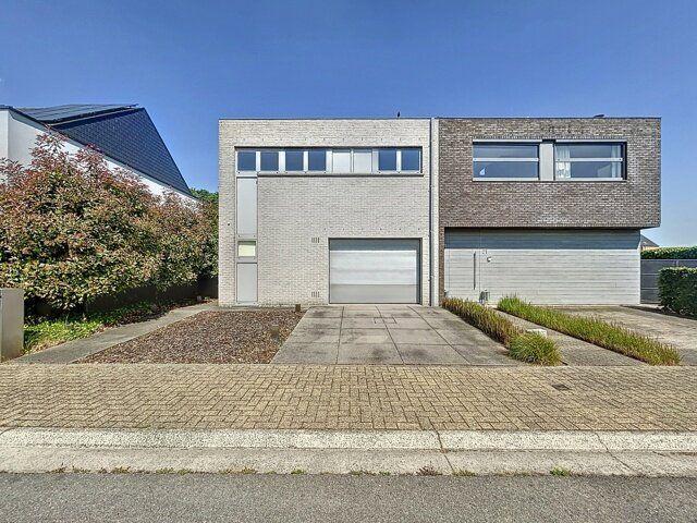Maison unifamiliale 3 chambres – Garage – jardin