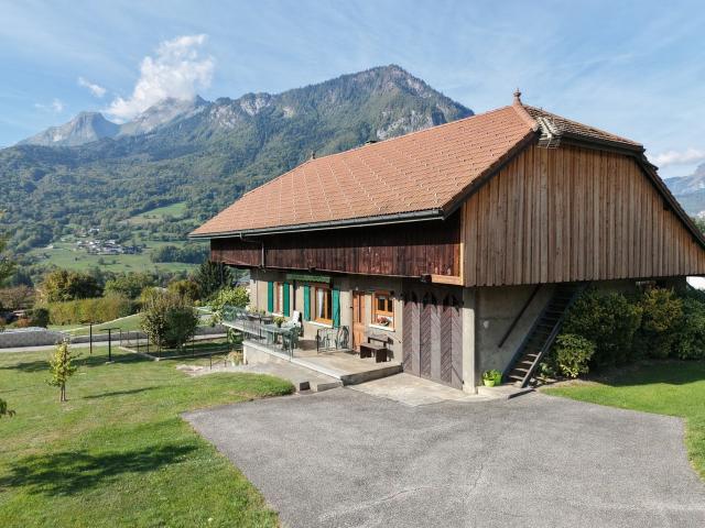 Maison, Ugine
