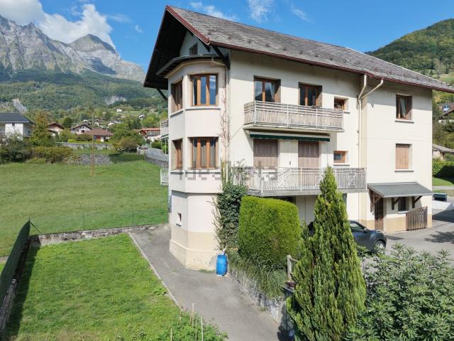 Maison, Ugine