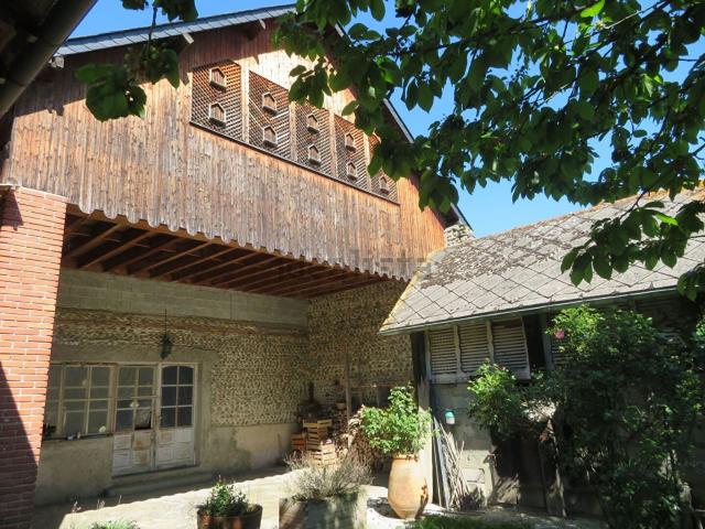 Maison, Ugnouas