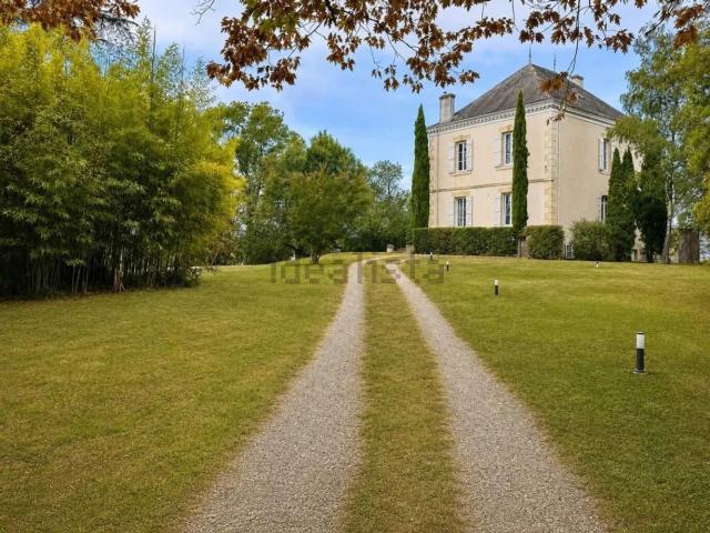 Maison, Urdens