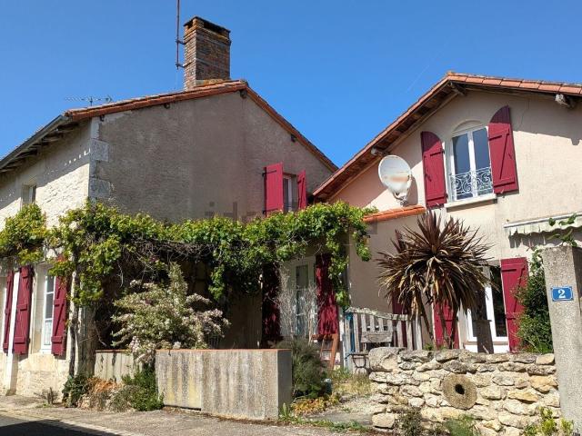 Maison, Usson du Poitou