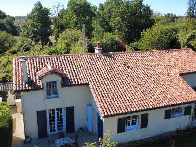 Maison Usson Du Poitou 8 pièce s 173 m2