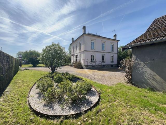 Maison, Uxegney
