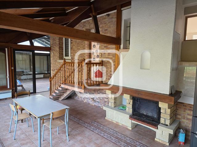 MAISON VOUZIERS, TYPE 7,165M2