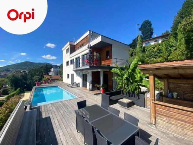 Maison, Voiron