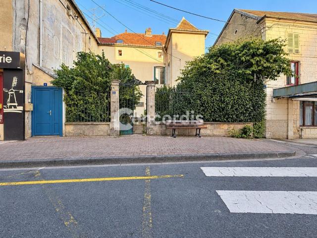 Maison, Vaucouleurs